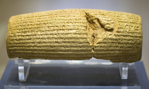 Cyrus_Cylinder_front